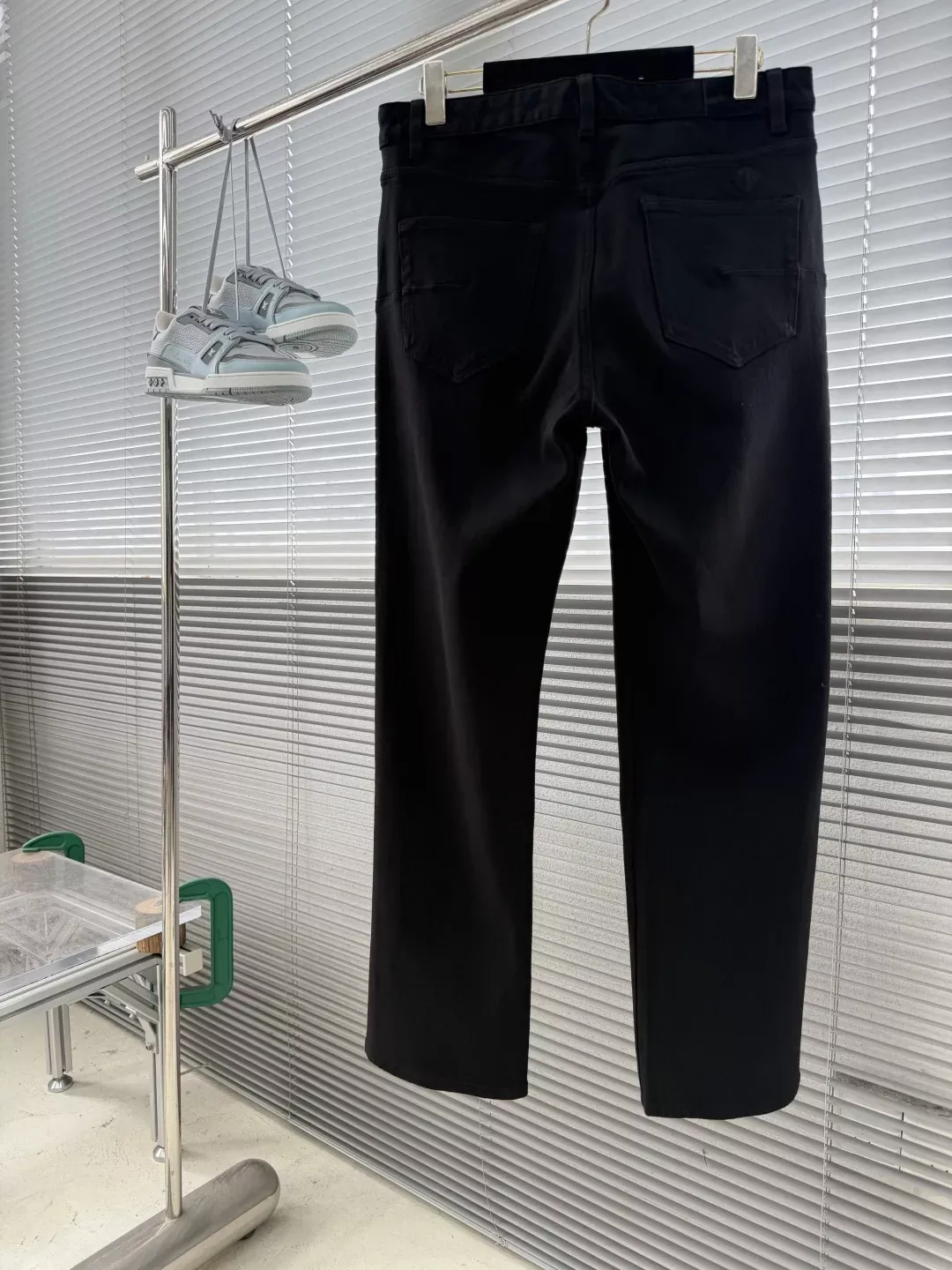 디올 블랙 스트레이트 데님 남녀공용 데님 팬츠 상세 이미지 2