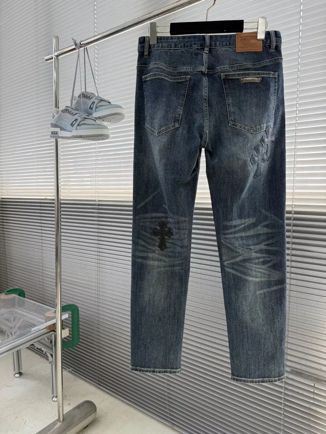 크롬하츠 스판 코튼 데님 스트레이트 남녀공용 데님 팬츠 상세 이미지 2