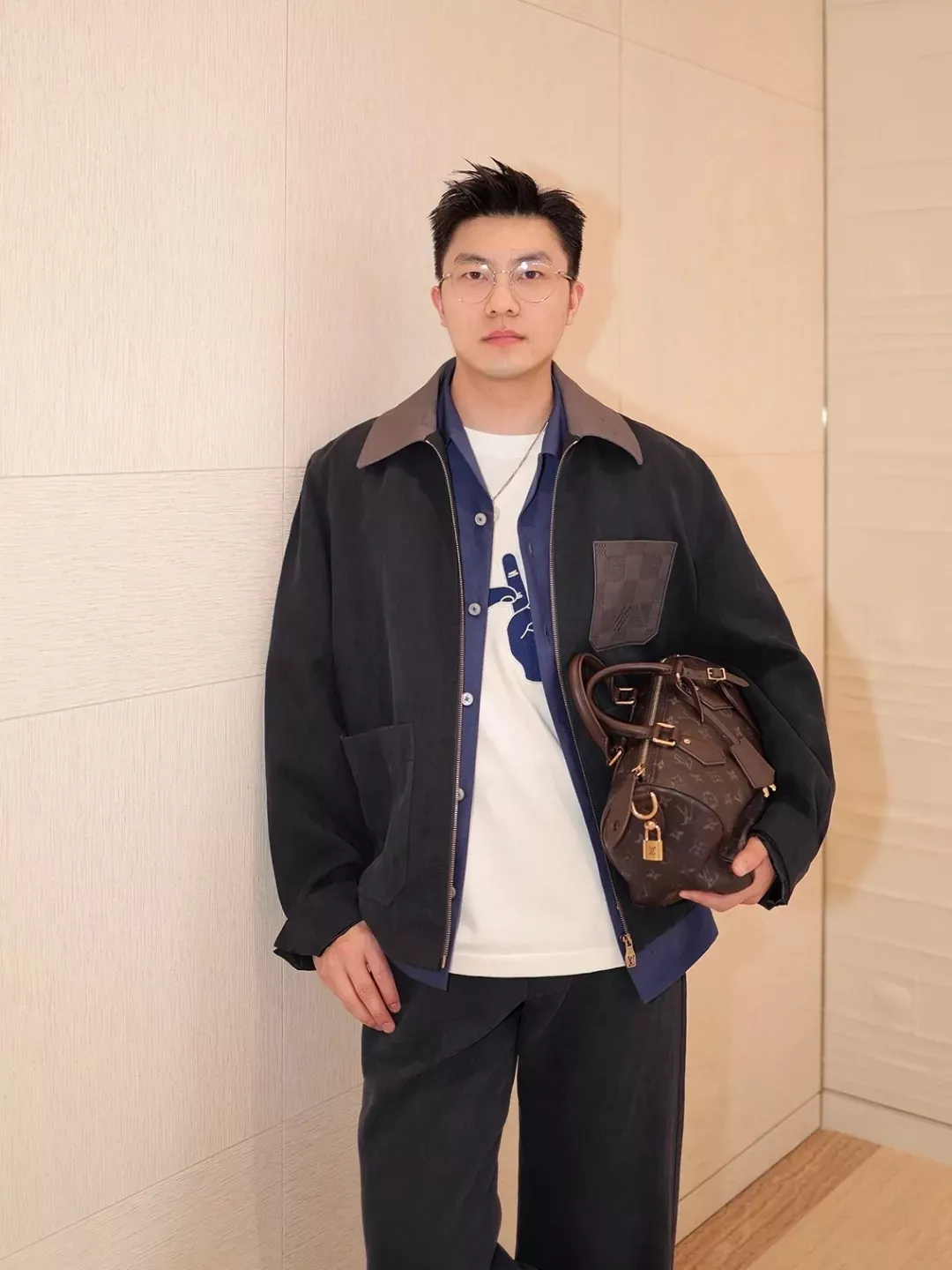 루이비통 니트 배색 카라 집업 남녀공용 집업 재킷 상세 이미지 26