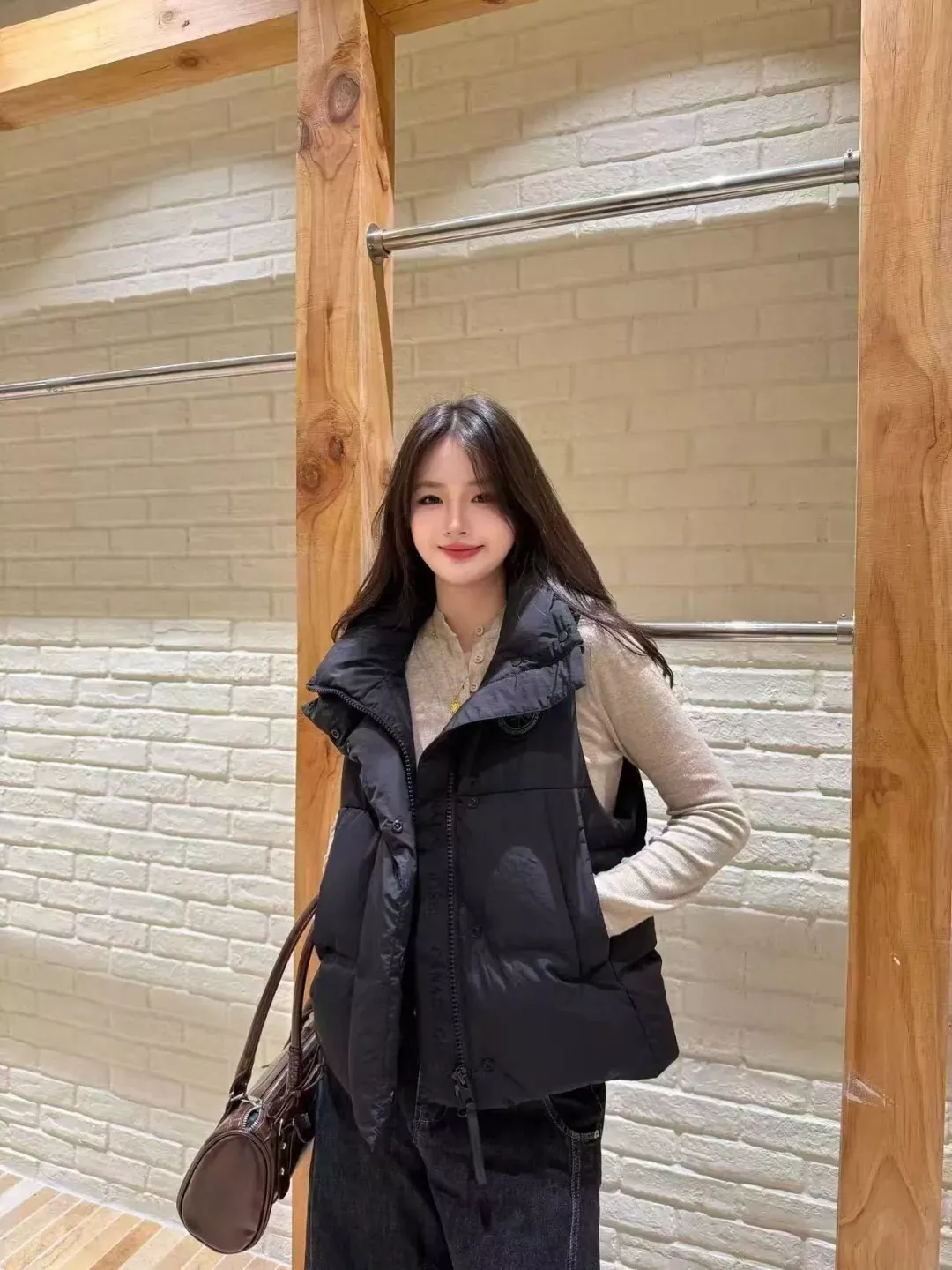 캐나다구스 후드 하이넥 패딩 여성용 패딩 조끼 상세 이미지 31