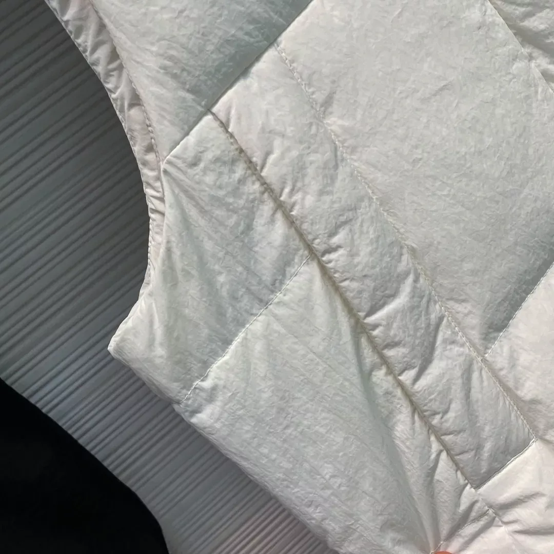 캐나다구스 후드 하이넥 패딩 여성용 패딩 조끼 상세 이미지 6