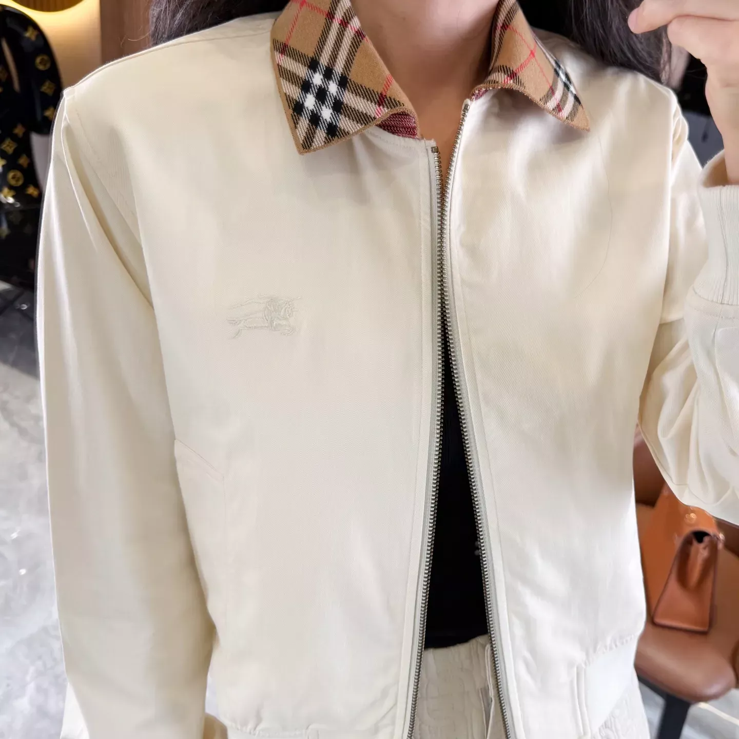 버버리 체크 칼라 슬림핏 여성용 집업 재킷 상세 이미지 84