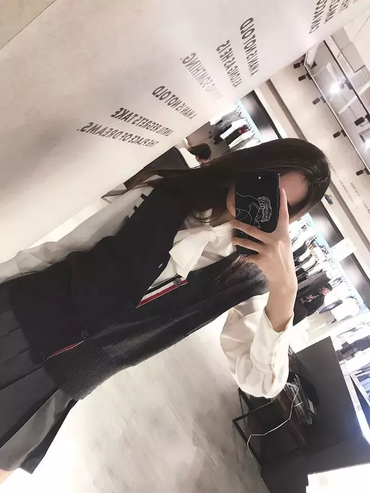 톰브라운 캐시미어 혼방 브이넥 남녀공용 민소매 가디건 상세 이미지 36