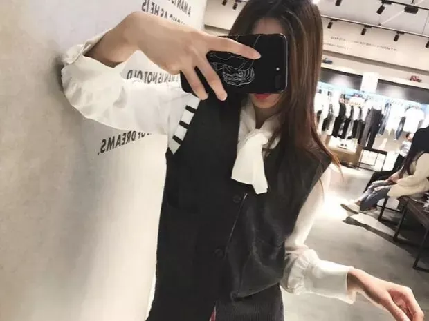 톰브라운 캐시미어 혼방 브이넥 남녀공용 민소매 가디건 상세 이미지 39