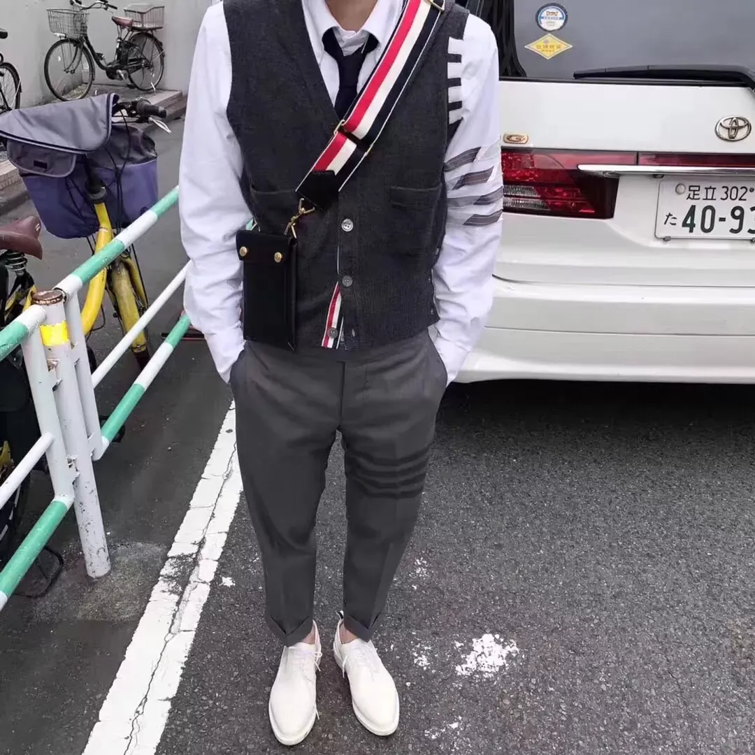 톰브라운 캐시미어 혼방 브이넥 남녀공용 민소매 가디건 상세 이미지 41