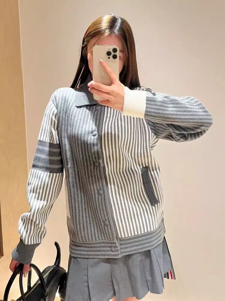 톰브라운 스트라이프 배색 코튼 남녀공용 버튼 재킷 상세 이미지 28