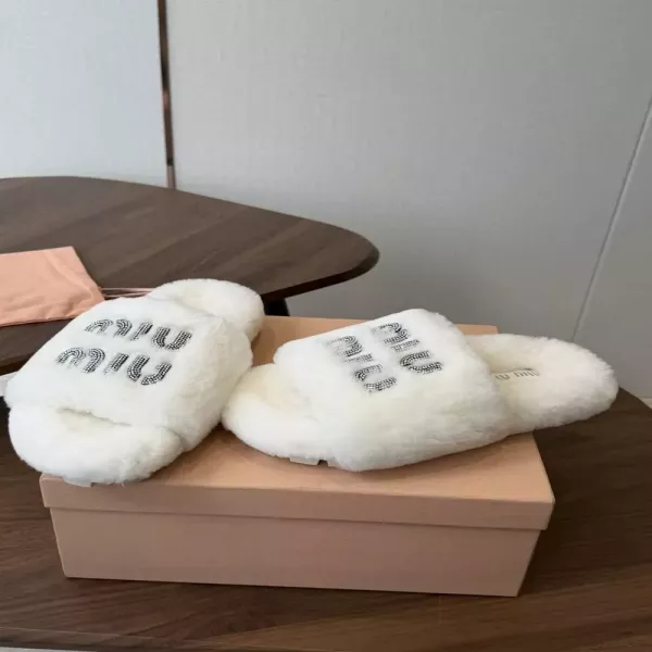 미우미우 호주산 양모 퍼 여성용 슬리퍼