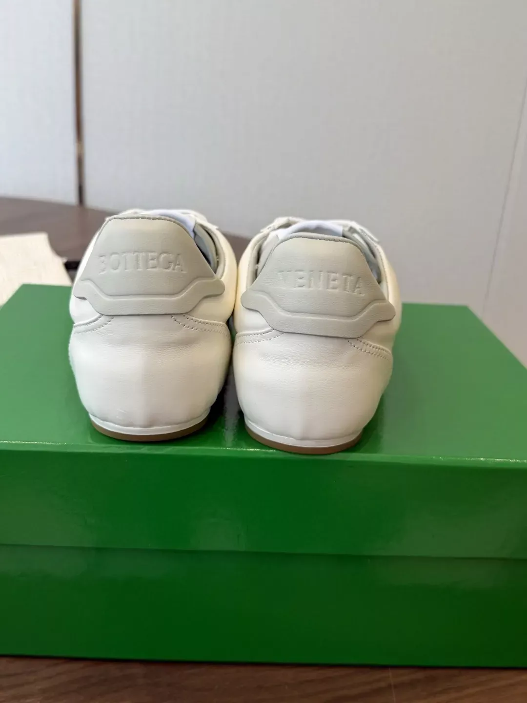 보테가베네타 스웨이드 복고 운동화 여성용 레이스 로우탑 상세 이미지 8
