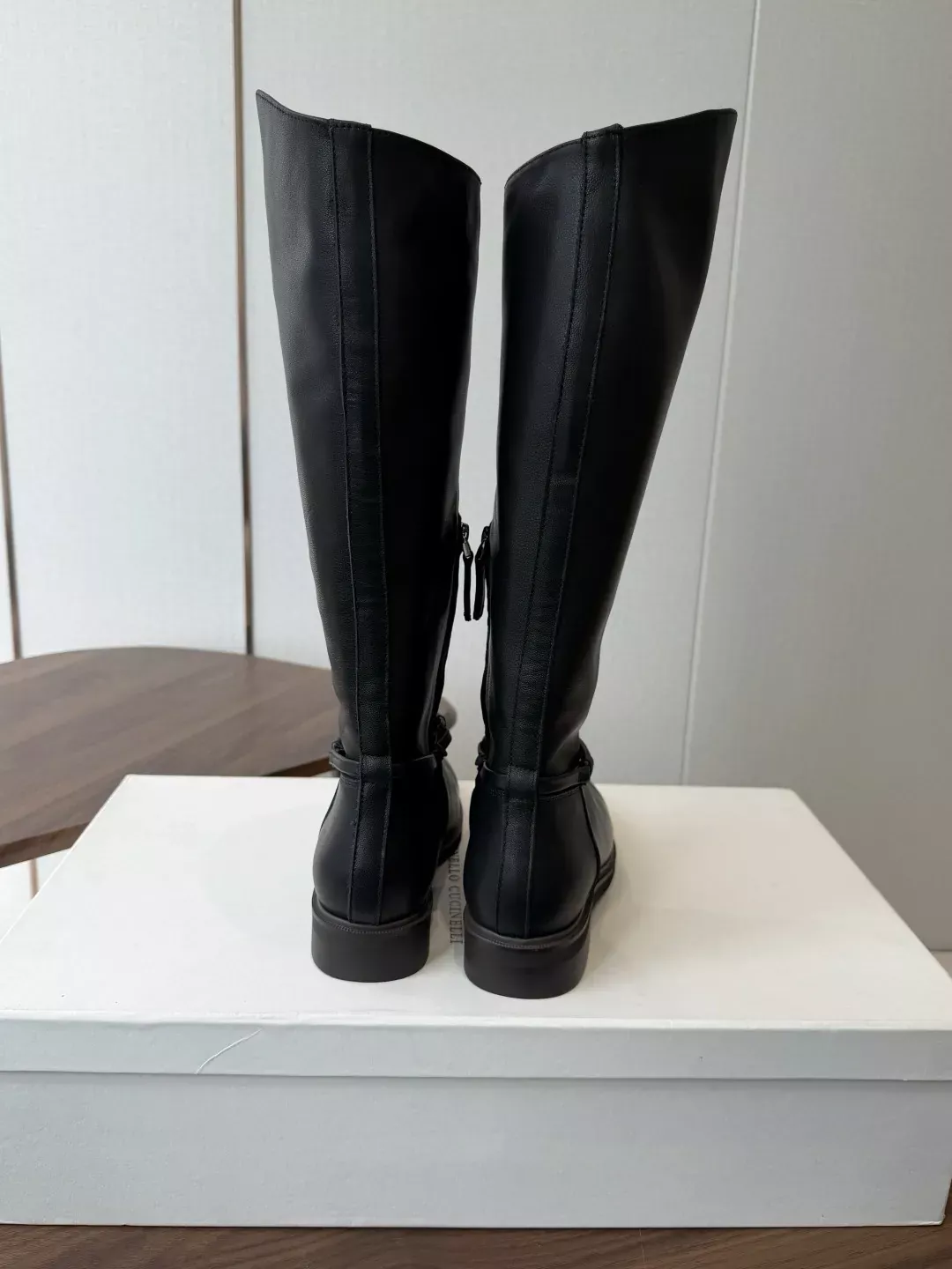 브루넬로쿠치넬리 스웨이드 레더 슬림핏 여성용 롱 부츠 상세 이미지 8