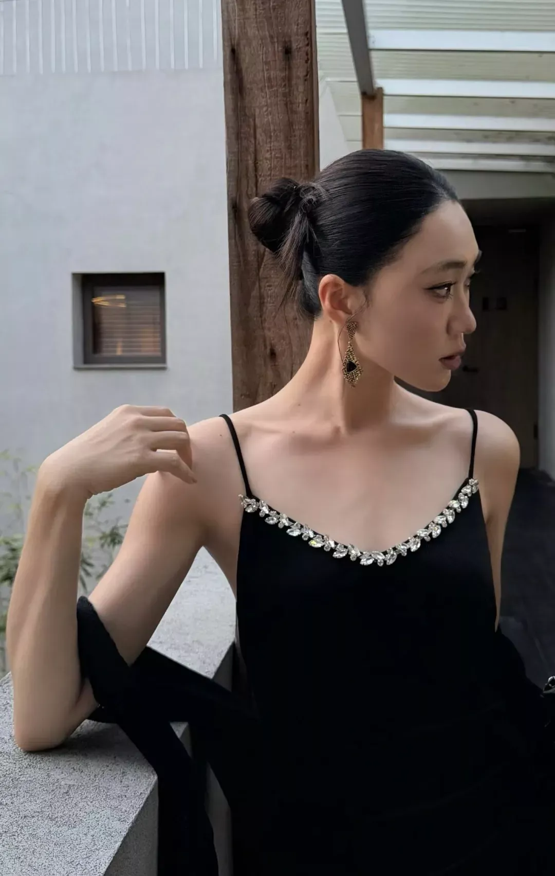 디올 큐빅 장식 셔링 여성용 원피스 상세 이미지 34