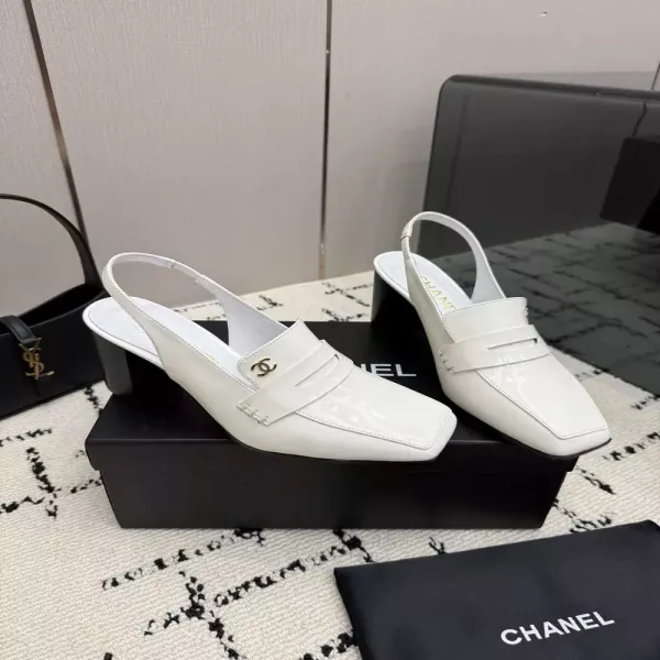 샤넬 더블 C 장식 사각코 여성용 펌프스 슬링백