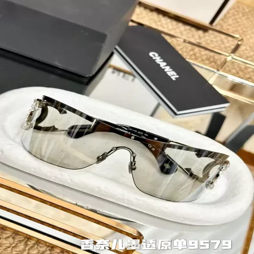 샤넬 보드 소재 투명 쉴드 프레임