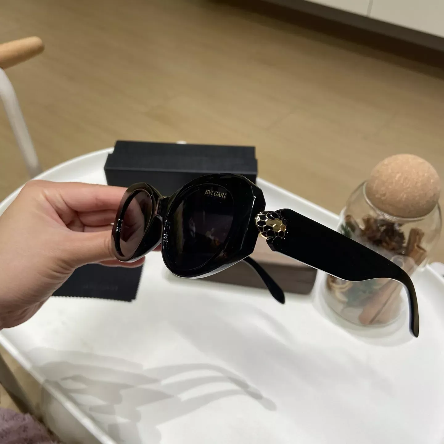 불가리 세르펜티 블랙 풀프레임 버터플라이 프레임 상세 이미지 15