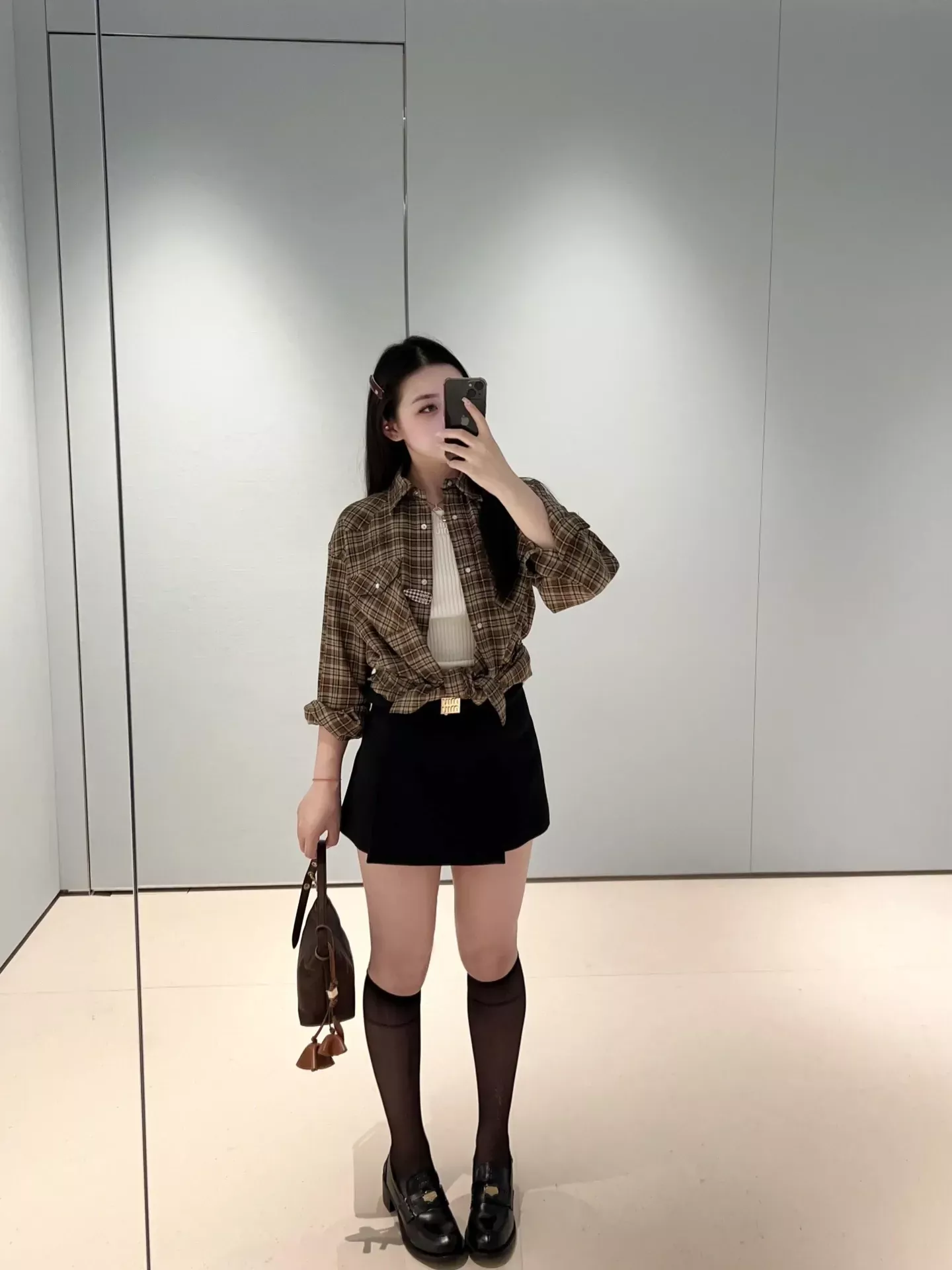 미우미우 체크 코튼 오버핏 남녀공용 긴소매 셔츠 상세 이미지 23