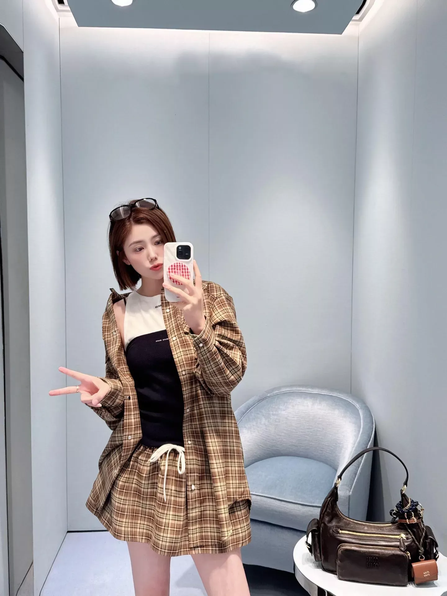 미우미우 체크 코튼 오버핏 남녀공용 긴소매 셔츠 상세 이미지 25