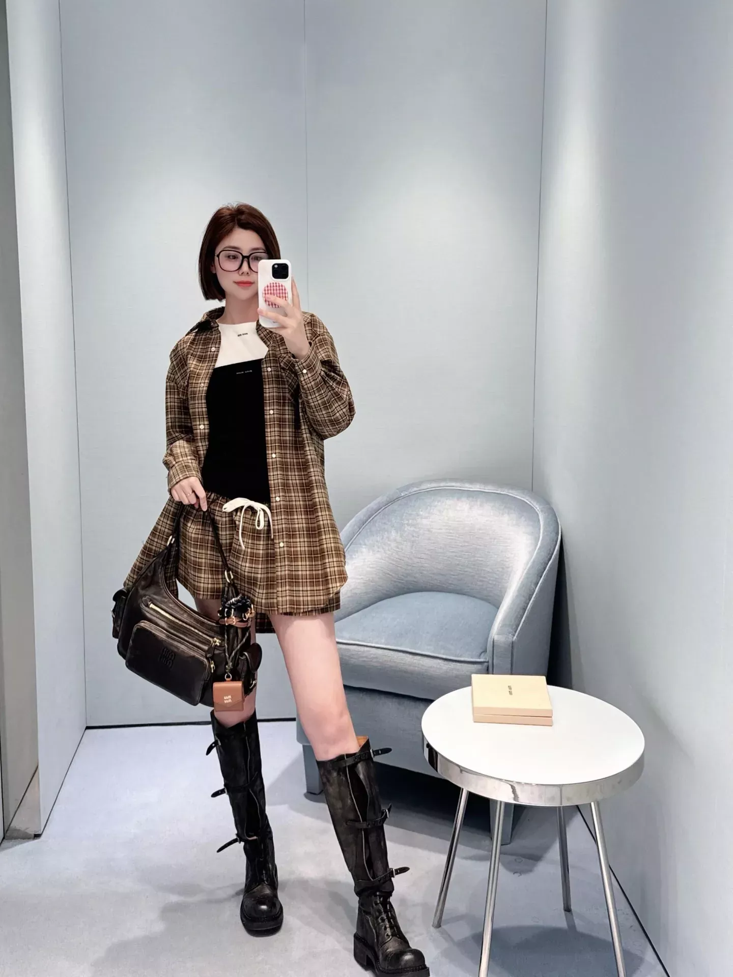 미우미우 체크 코튼 오버핏 남녀공용 긴소매 셔츠 상세 이미지 26