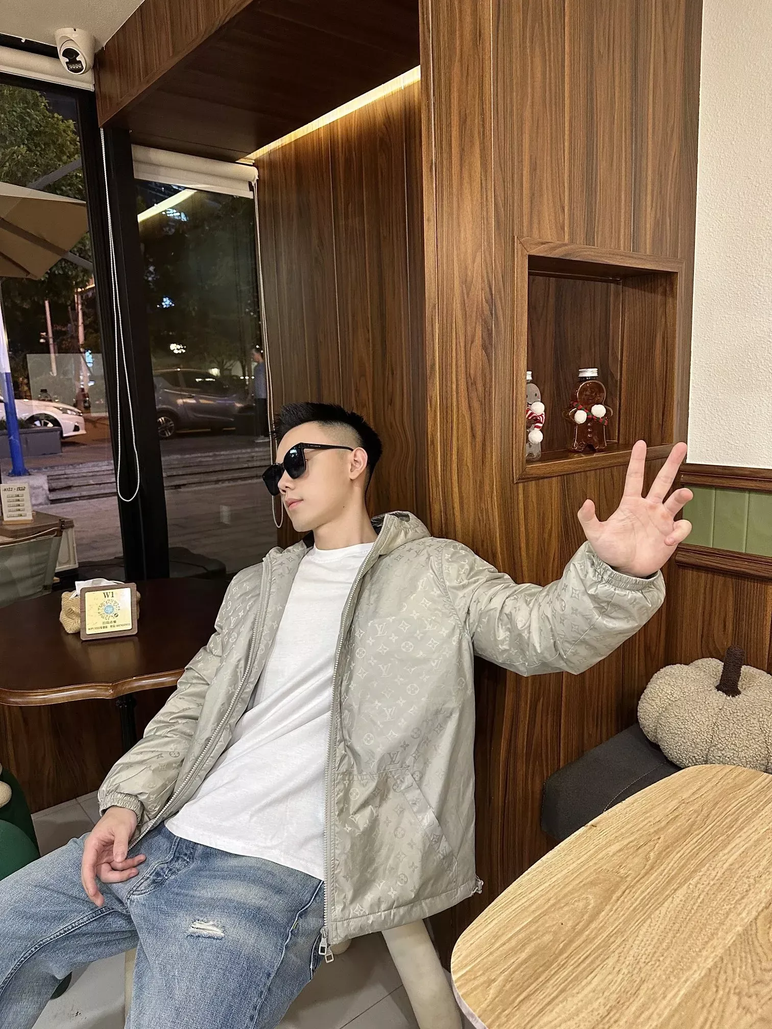 루이비통 모노그램 프린트 쇼트 패딩 남녀공용 쇼트 패딩 상세 이미지 15