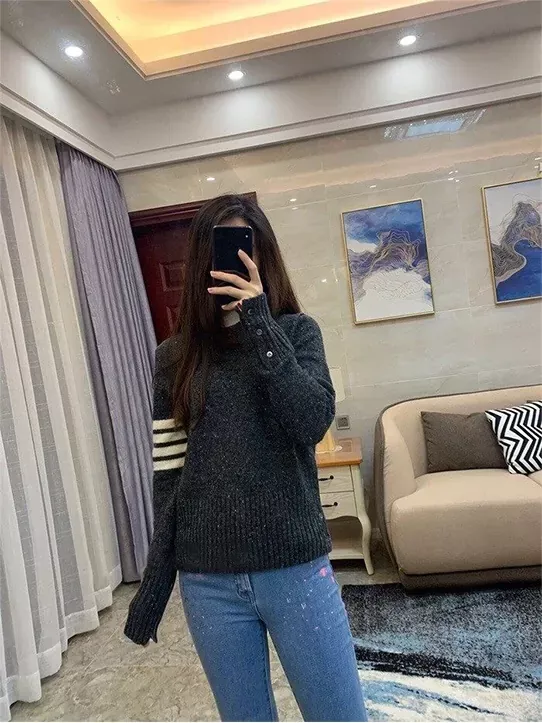 톰브라운 삼선 포인트 라운드 여성용 긴소매 니트 상세 이미지 62