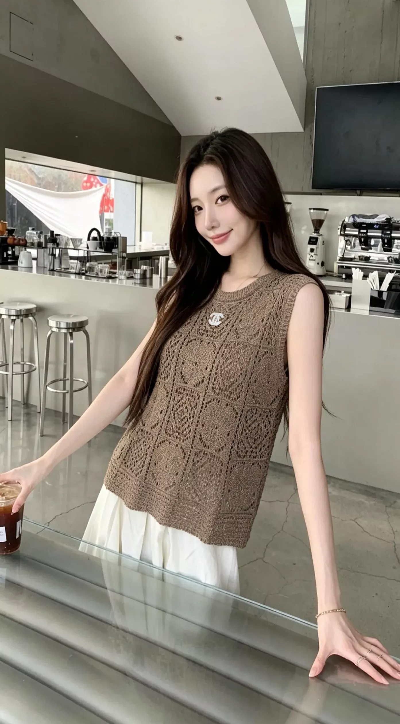 샤넬 격자 펀칭 울혼방 여성용 민소매 니트 상세 이미지 15