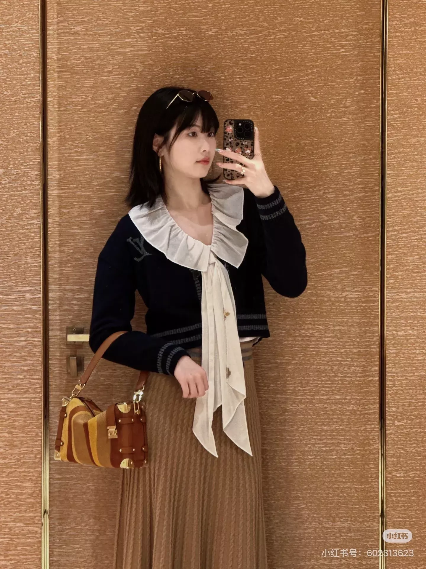 루이비통 리본 타이 프릴 칼라 여성용 긴소매 블라우스 상세 이미지 18