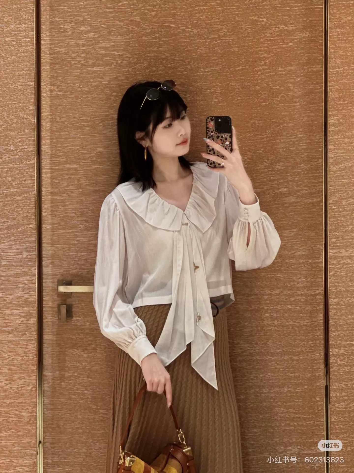 루이비통 리본 타이 프릴 칼라 여성용 긴소매 블라우스 상세 이미지 19