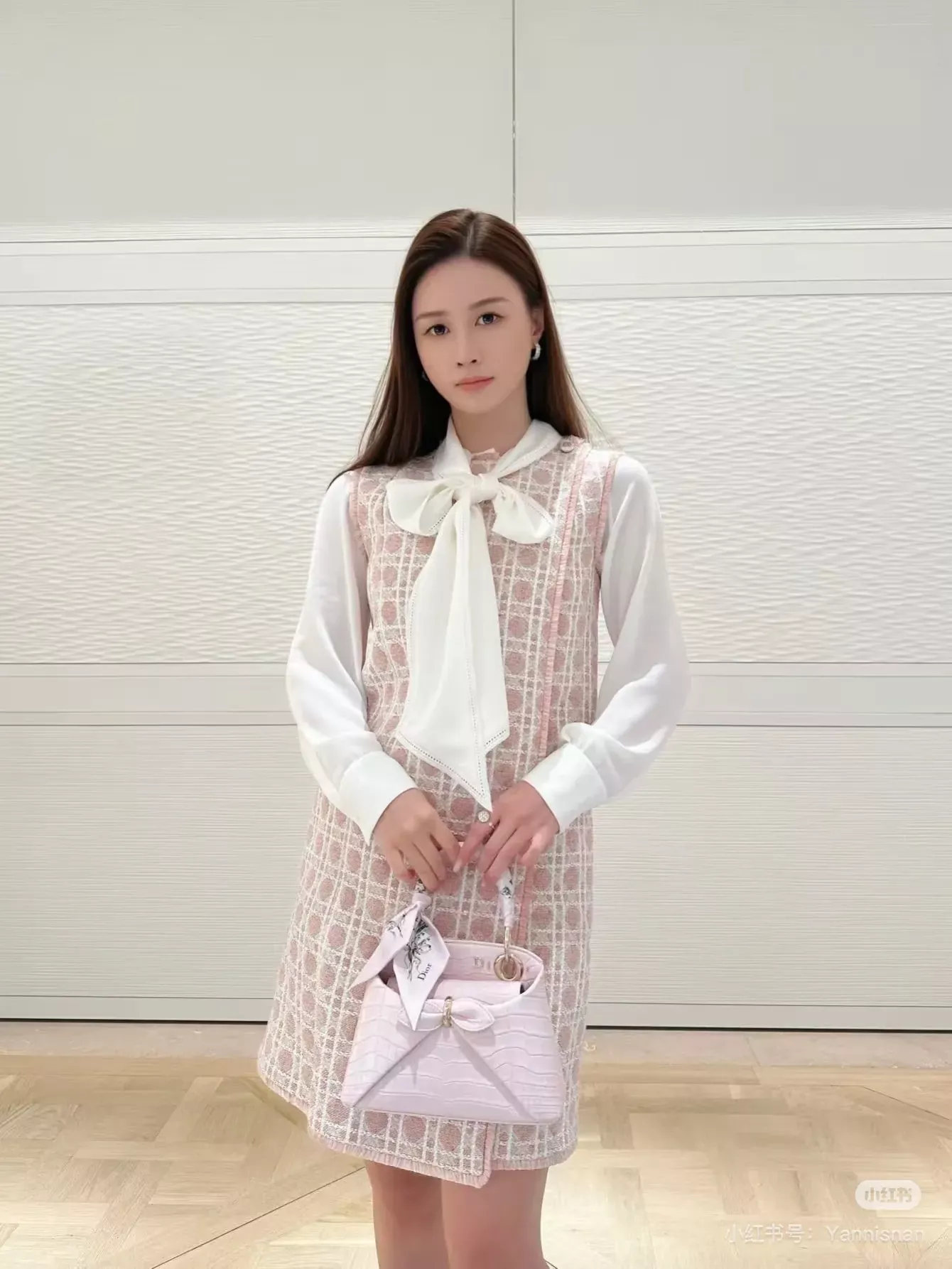 디올 리본 타이 루즈핏 여성용 긴소매 셔츠 상세 이미지 18