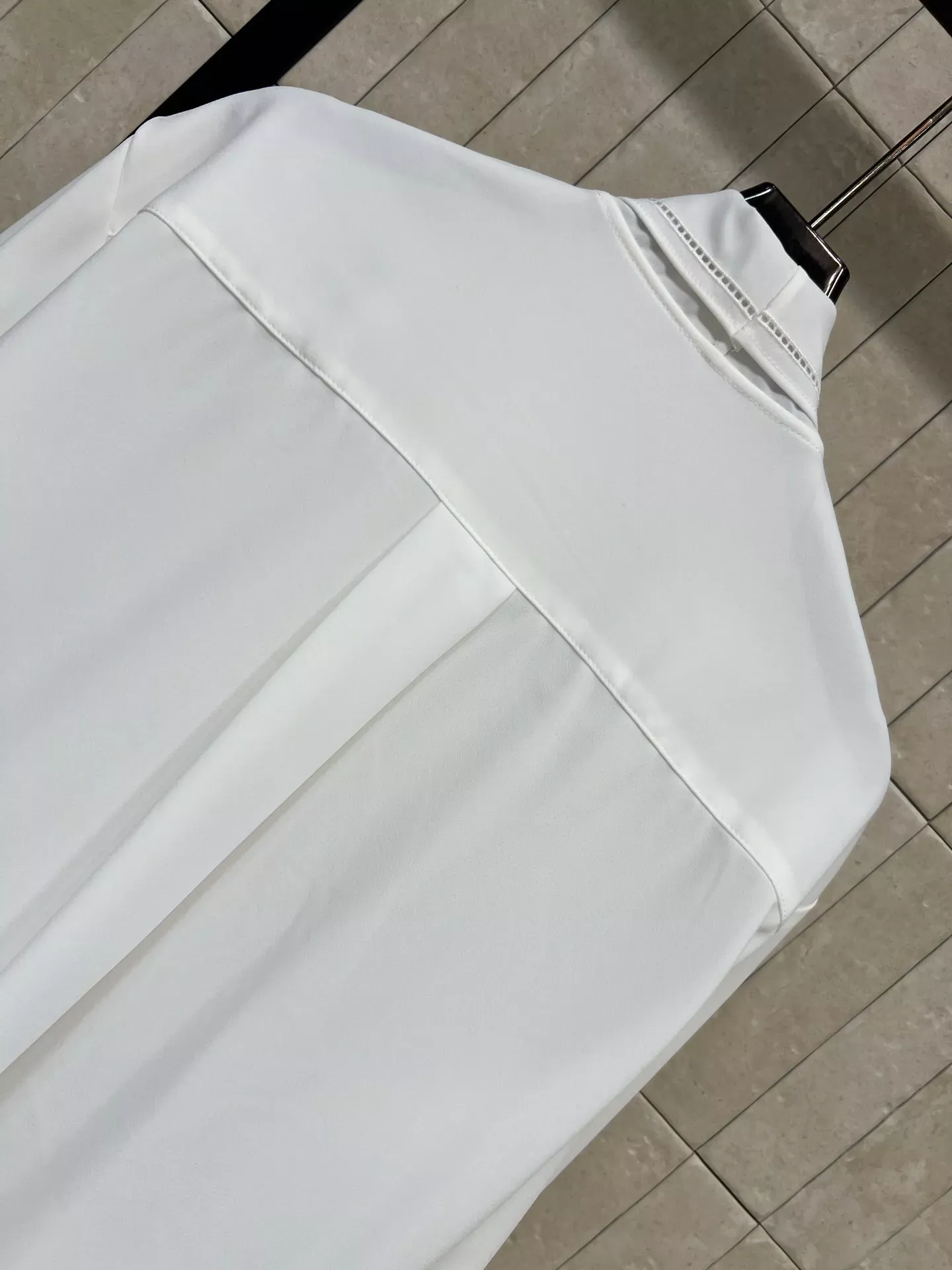 디올 리본 타이 루즈핏 여성용 긴소매 셔츠 상세 이미지 8