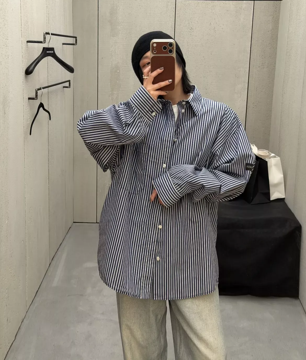 발렌시아가 스트라이프 오버핏 남녀공용 긴소매 셔츠 상세 이미지 20