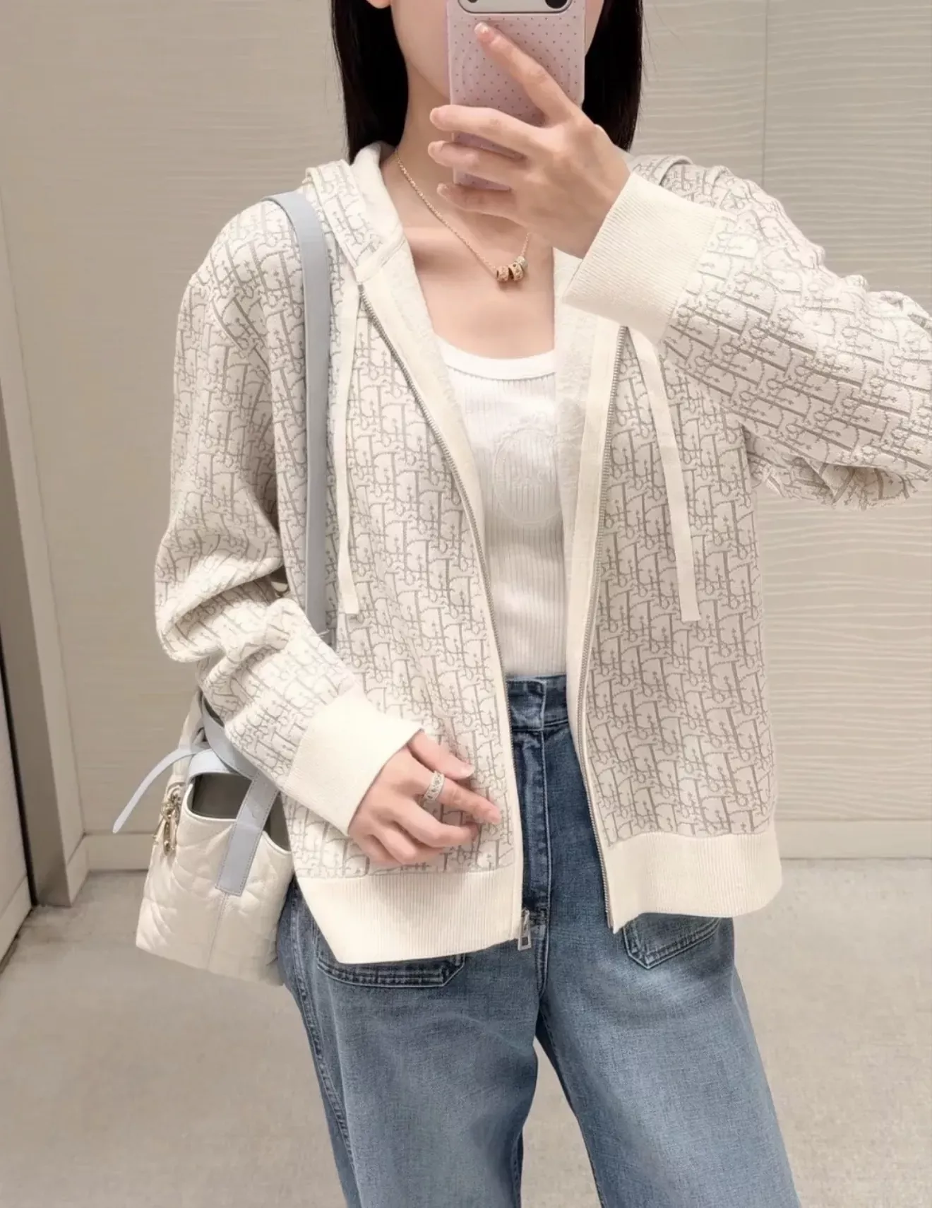 디올 모노그램 후드 니트 여성용 니트 재킷 상세 이미지 19