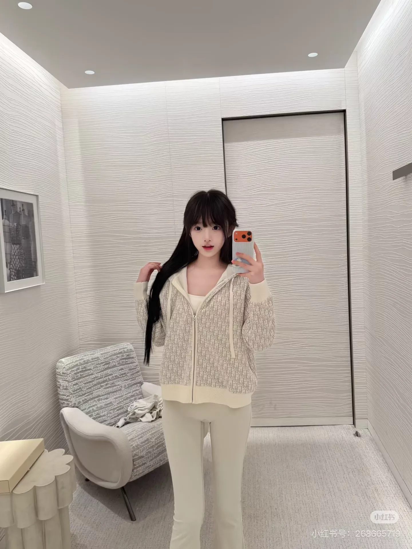 디올 모노그램 후드 니트 여성용 니트 재킷 상세 이미지 22