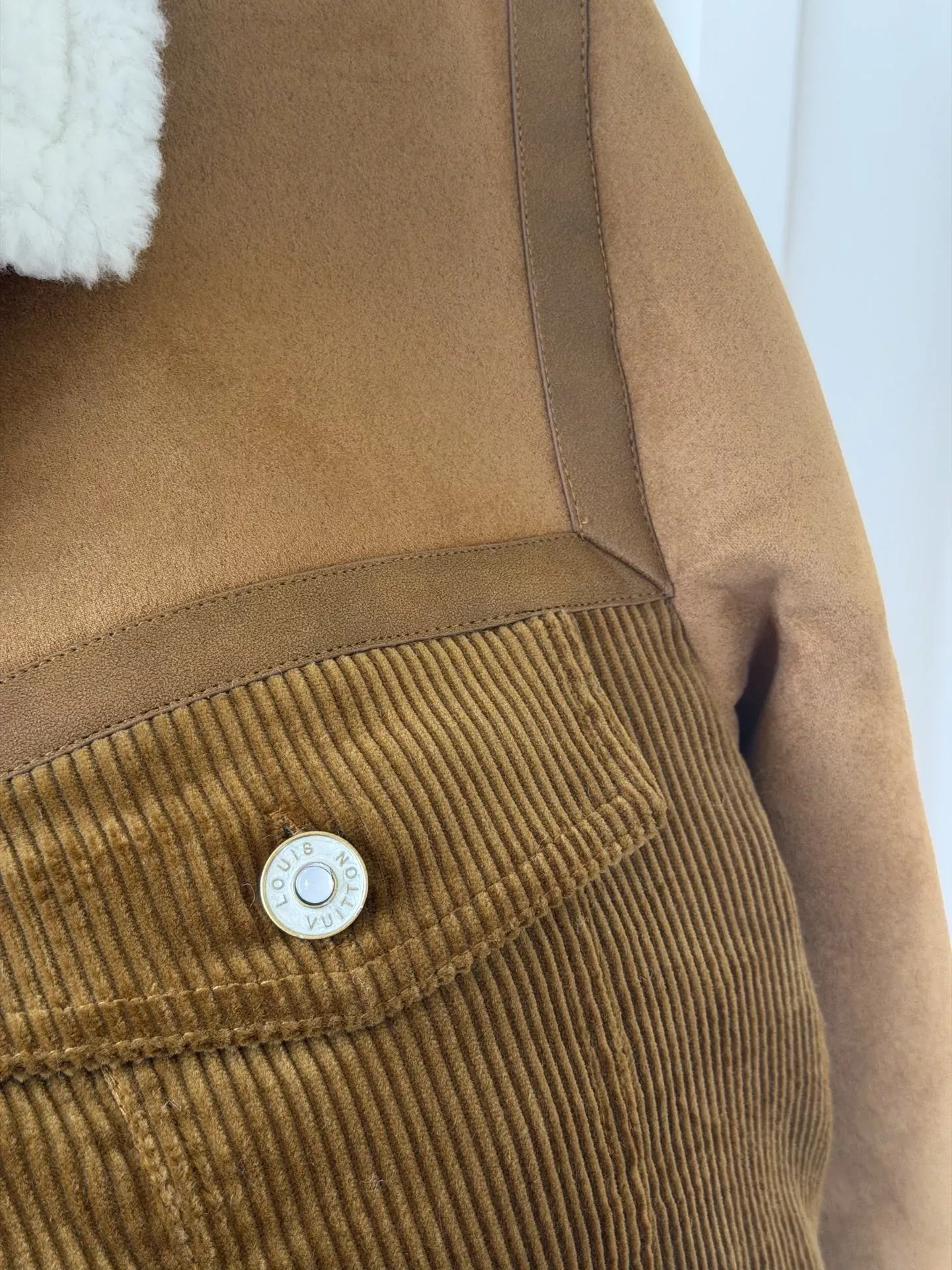 루이비통 양가죽 코듀로이 배색 남녀공용 가죽 재킷 상세 이미지 11