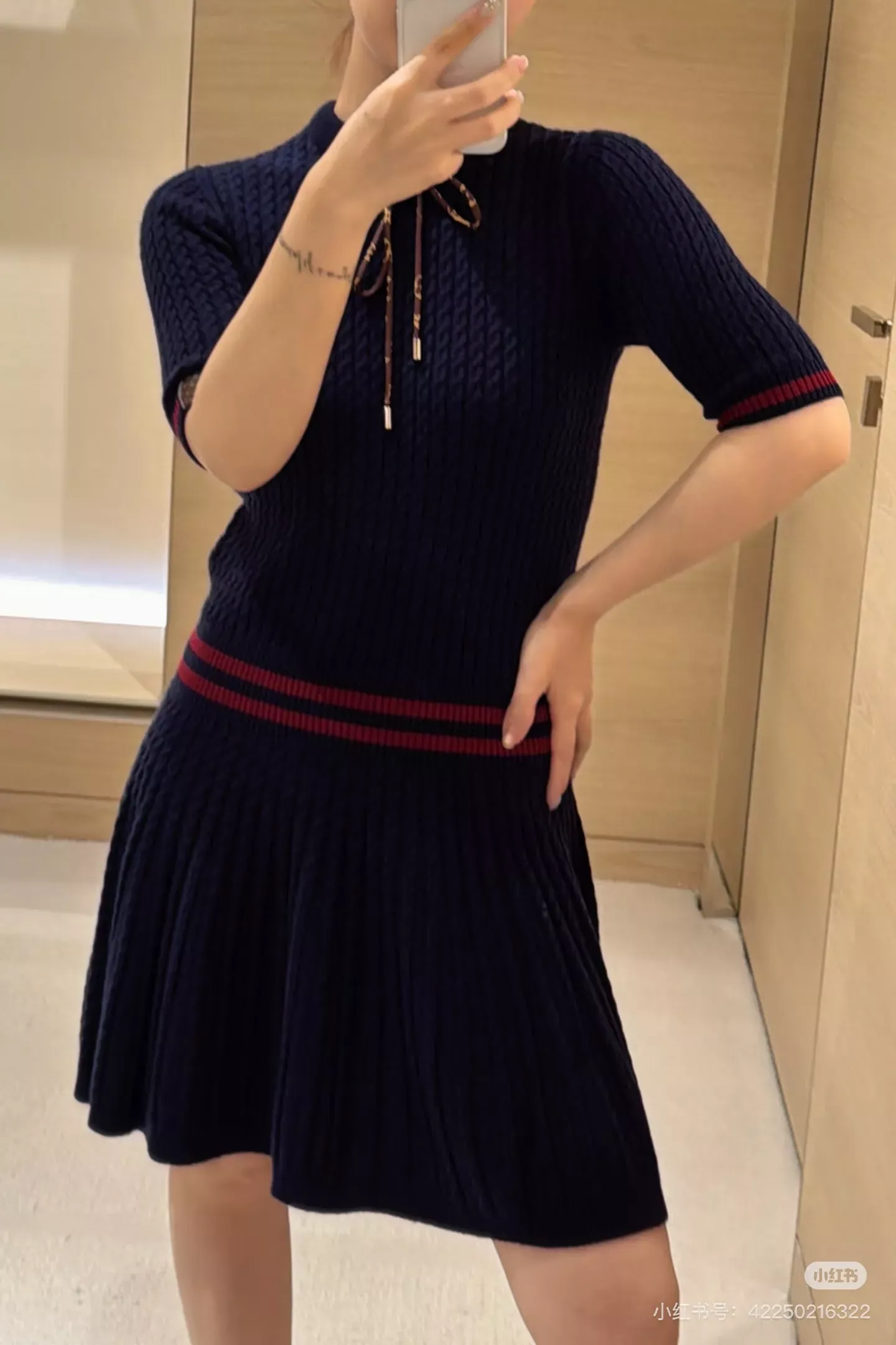 루이비통 리브 배색 반소매 여성용 원피스 상세 이미지 18