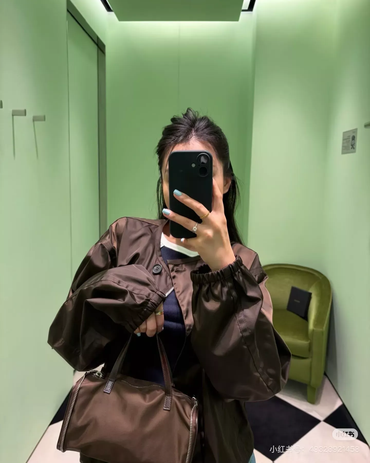 프라다 삼각 로고 나일론 여성용 집업 재킷 상세 이미지 15