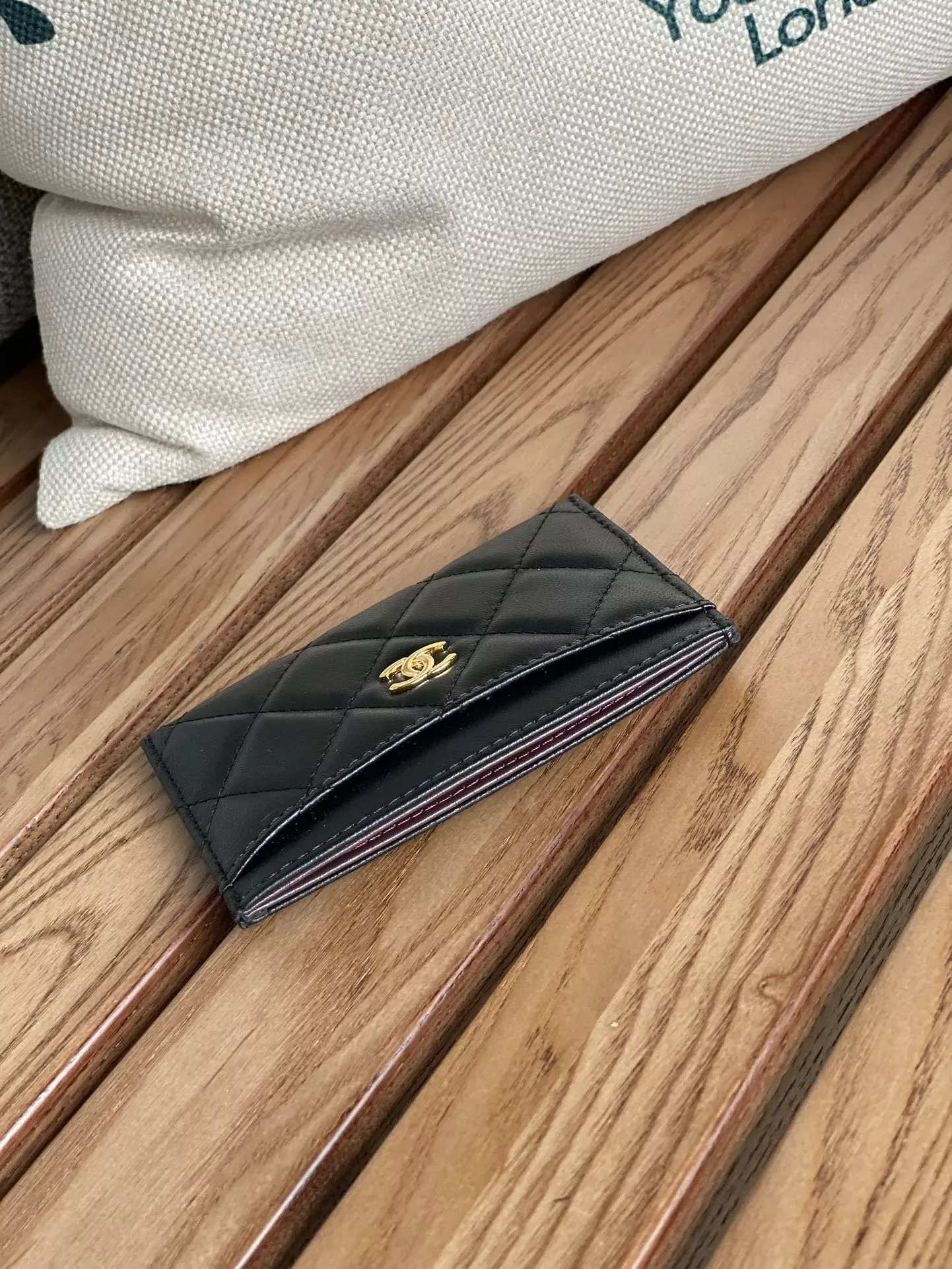 샤넬 클래식 램스킨 퀼팅 카드 지갑 상세 이미지 3