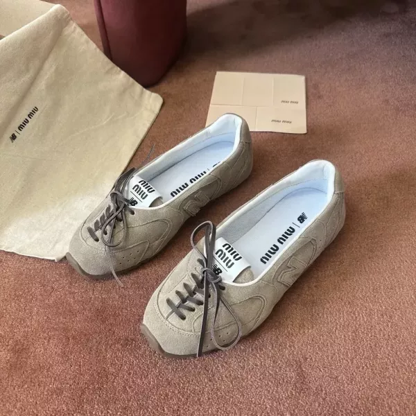 미우미우 복고 발레 스니커즈 여성용 레이스 로우탑