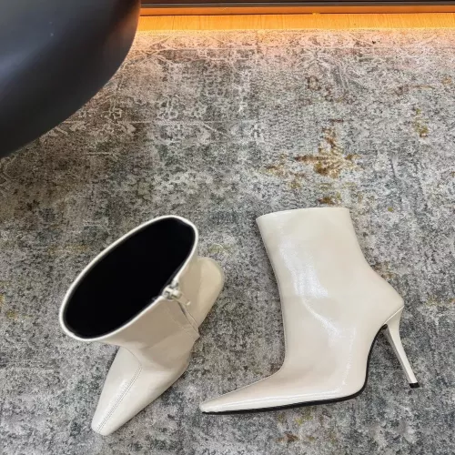 입생로랑 카프스킨 포인티드 여성용 앵클 부츠
