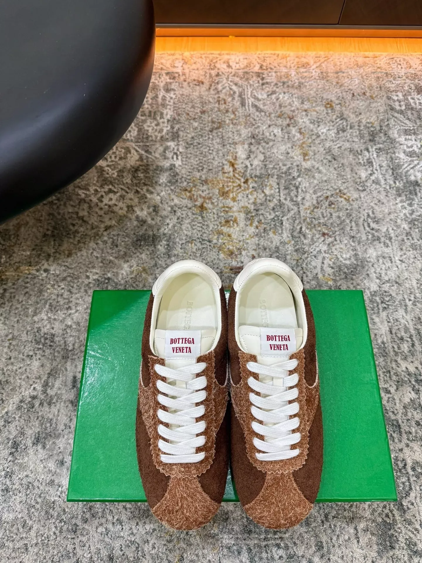 보테가베네타 스웨이드 양가죽 레이스 여성용 레이스 로우탑 상세 이미지 1
