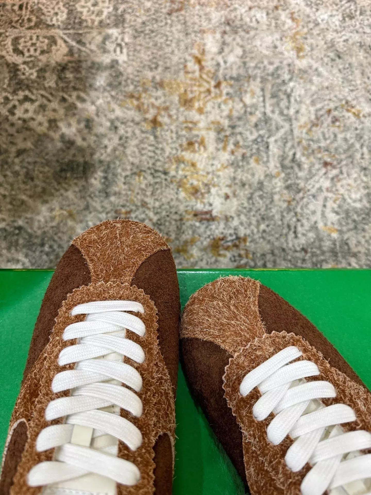 보테가베네타 스웨이드 양가죽 레이스 여성용 레이스 로우탑 상세 이미지 6