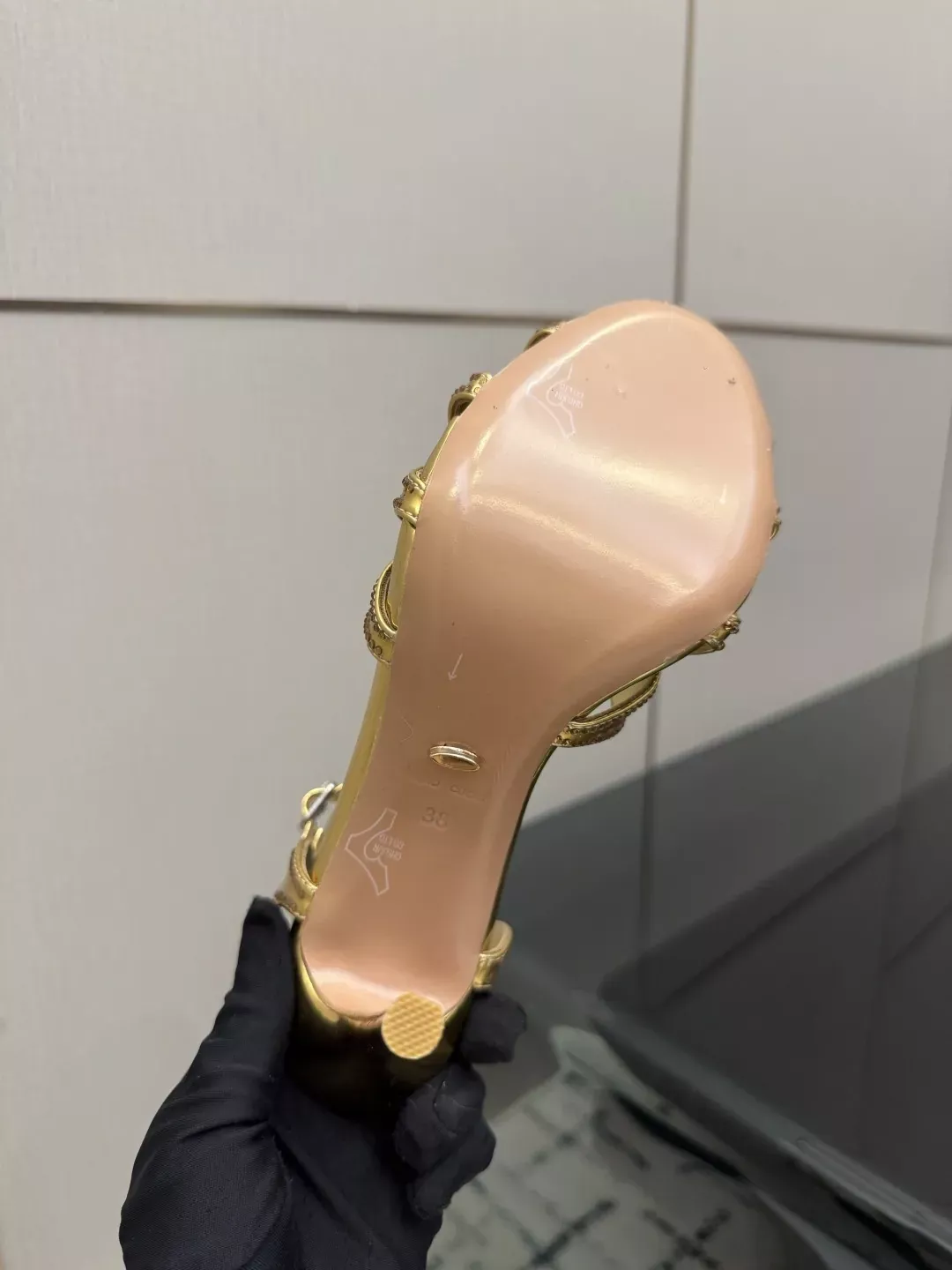 알렉산더왕 큐빅 새틴 뾰족코 여성용 힐 샌들 상세 이미지 9