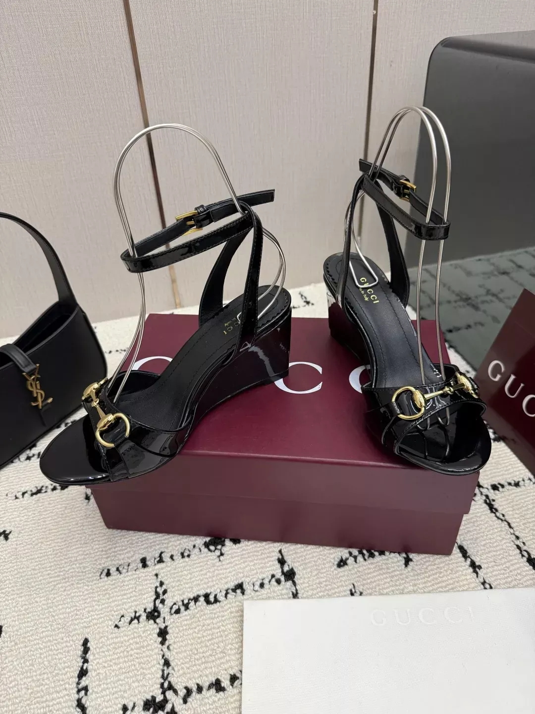 구찌 대나무 힐 페이턴트 여성용 힐 샌들 상세 이미지 3