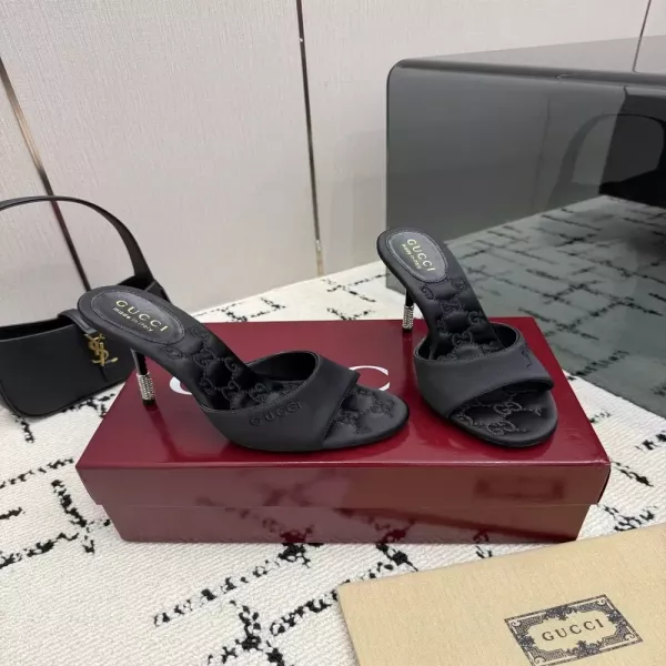 구찌 큐빅 힐 새틴 여성용 토오픈 뮬