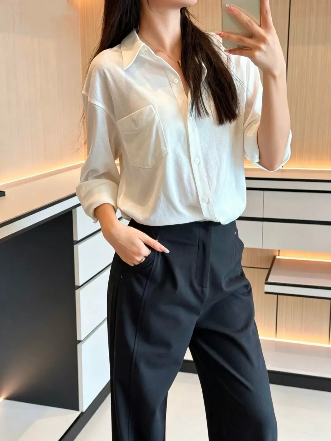 입생로랑 수입 코튼 루즈핏 여성용 긴소매 셔츠 상세 이미지 56
