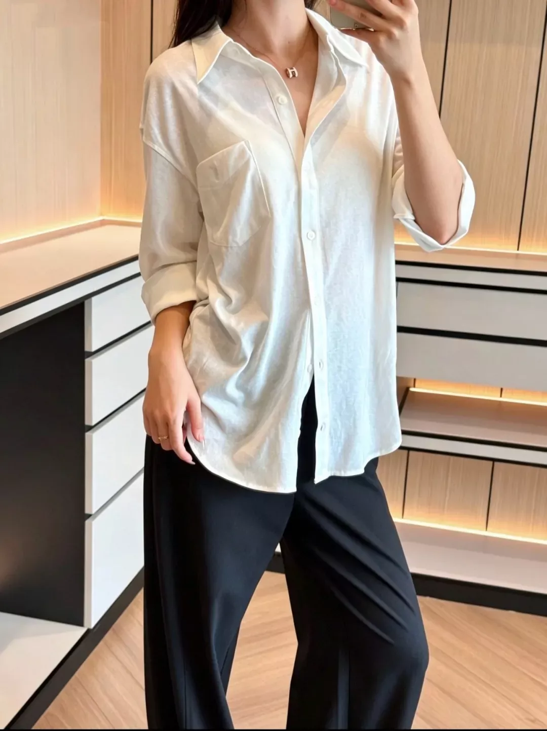 입생로랑 수입 코튼 루즈핏 여성용 긴소매 셔츠 상세 이미지 57