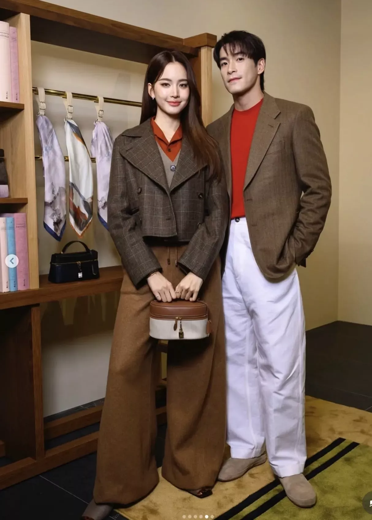 로로피아나 체크 울 실크 혼방 여성용 쇼트 코트 상세 이미지 20