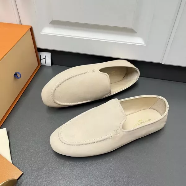 루이비통 스웨이드 소가죽 엠보 남성용 슬립온 로퍼
