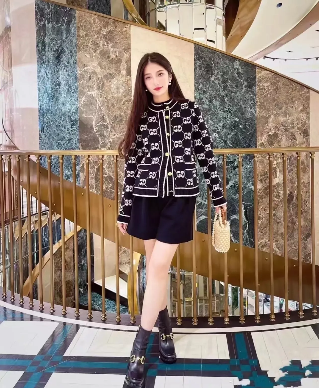 구찌 더블 G 자카드 금장 여성용 긴소매 가디건 상세 이미지 9