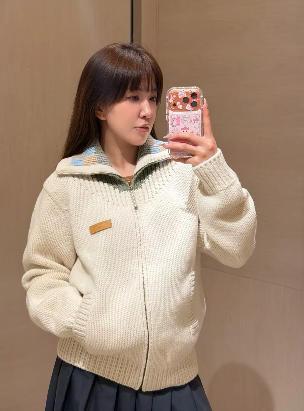 루이비통 스탠드넥 자카드 니트 남녀공용 니트 재킷 상세 이미지 18