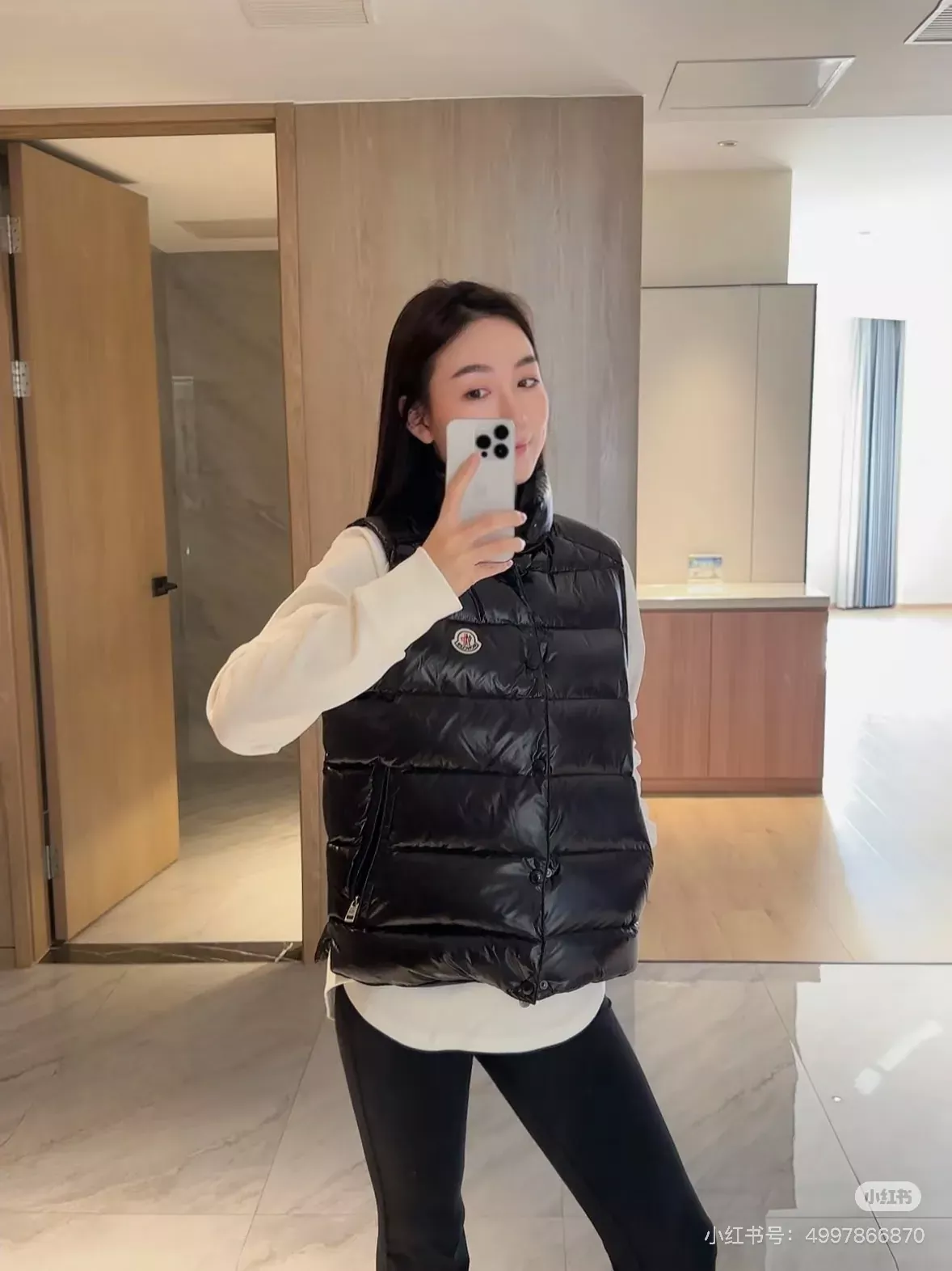 몽클레어 유광 나일론 후드 남녀공용 패딩 조끼 상세 이미지 10