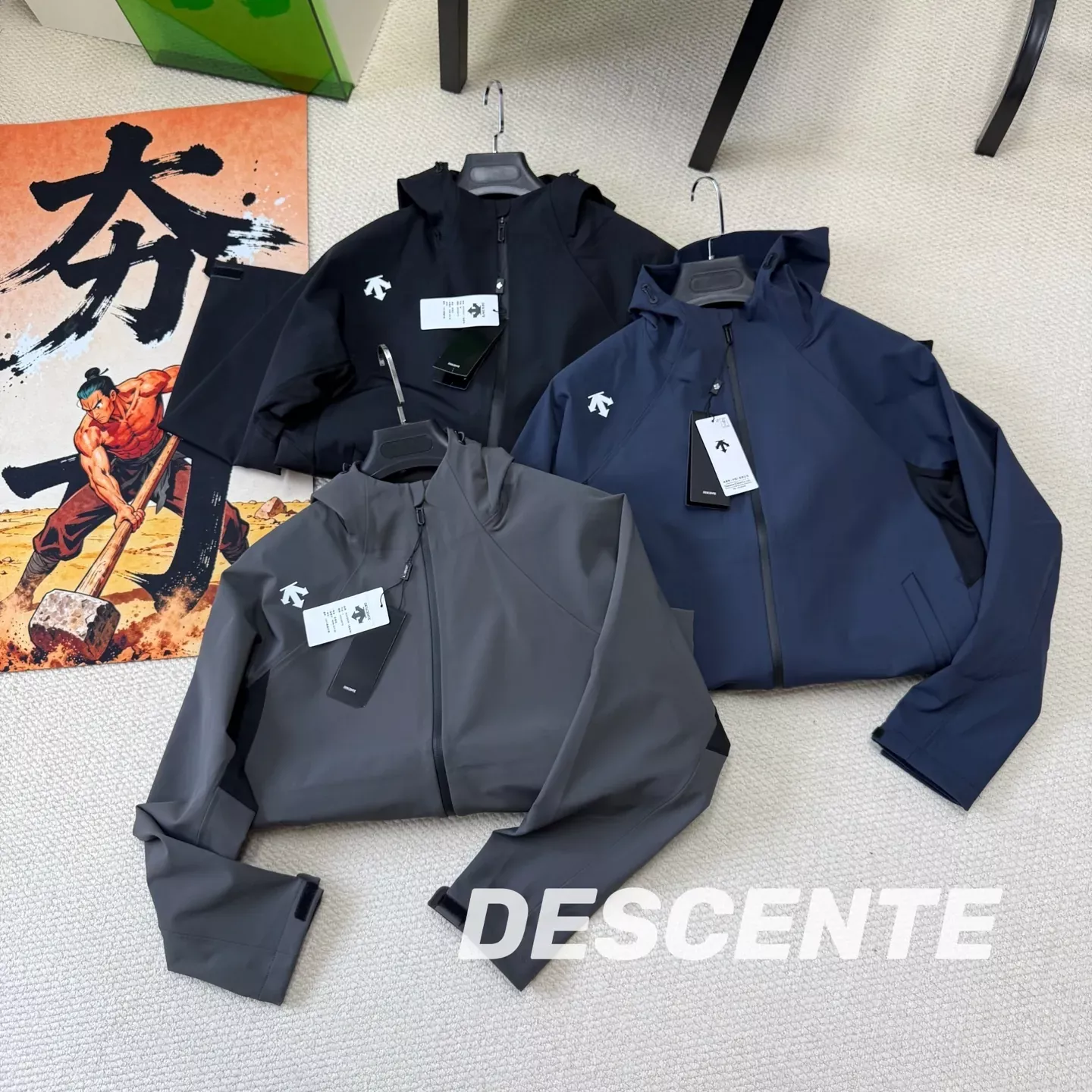 데상트 방풍 소프트쉘 후드 남녀공용 후드 재킷 상세 이미지 2