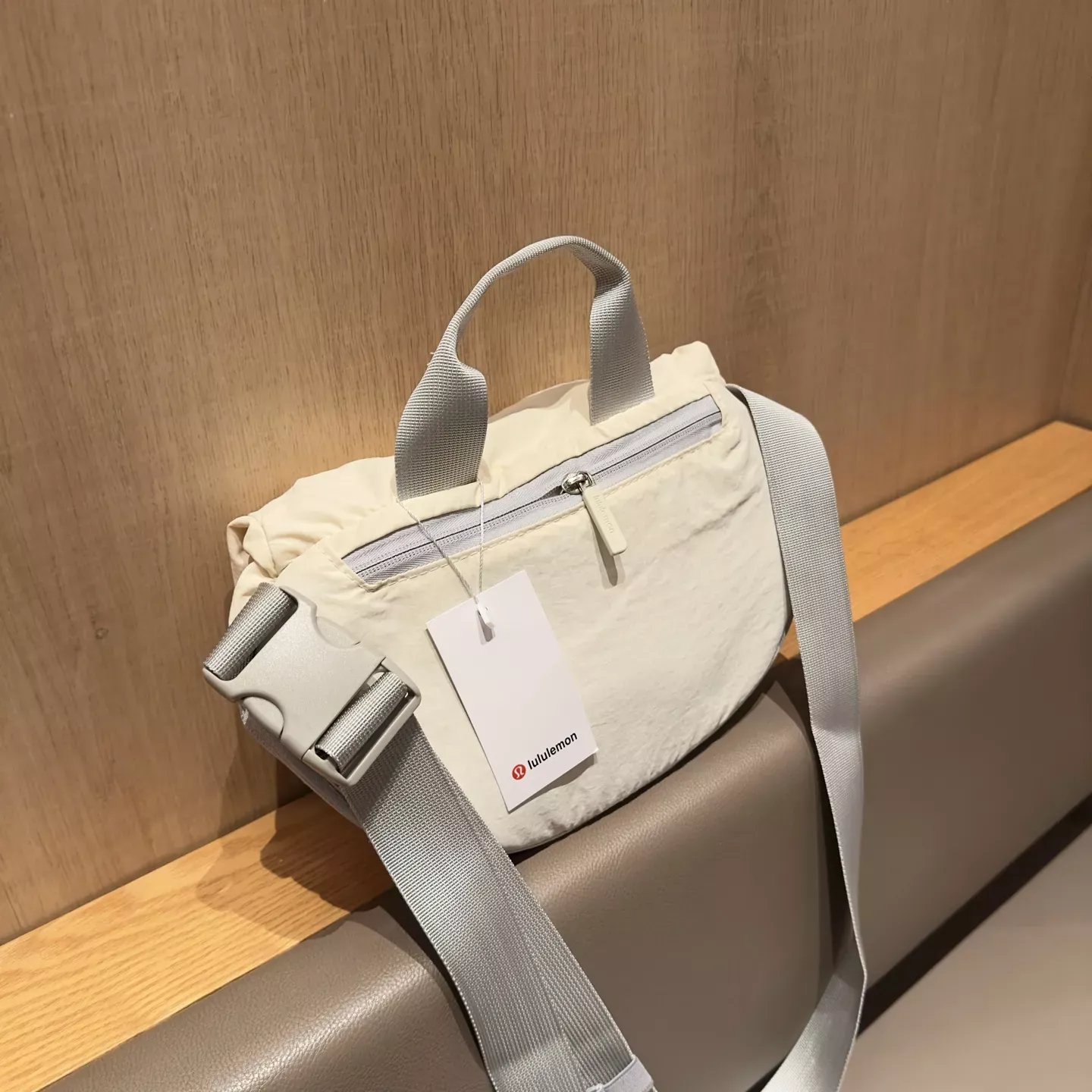 룰루레몬 자석 여밈 멀티 웨이스트백 상세 이미지 4
